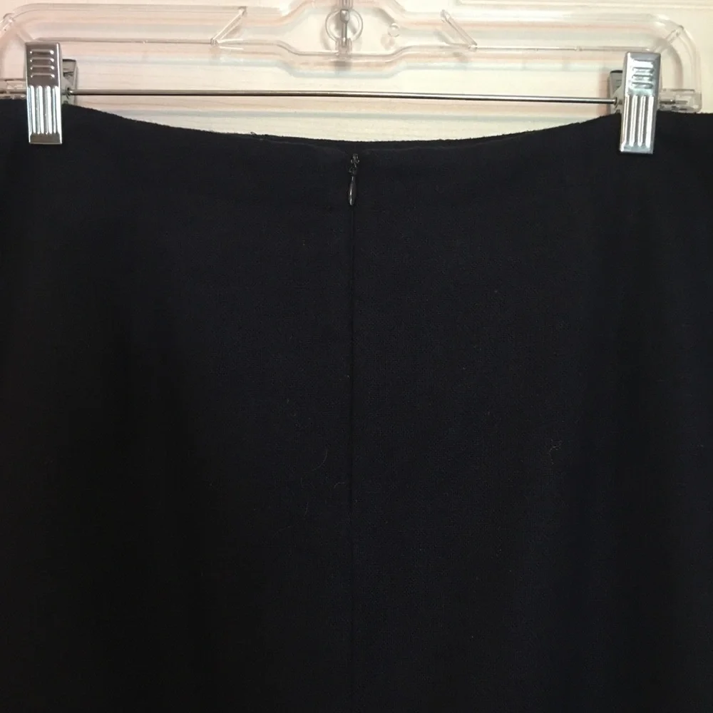 Goodclothes wool blend midi skirt. Sz 14, lined, frayed hem, zips in back.
